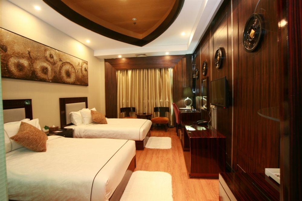 Base-Sanlitun Serviced Apartment Beijing Bagian luar foto